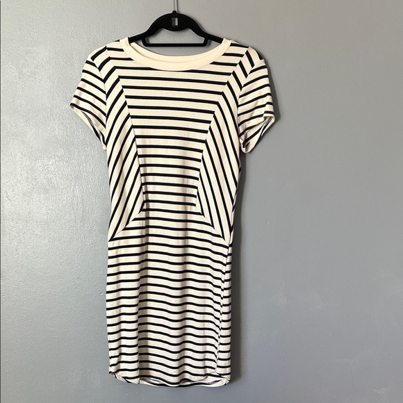 Monteau Dresses & Skirts - Montreau Women’s Striped Nautical Short Sleeve Mini Geometric PatternDressLarge